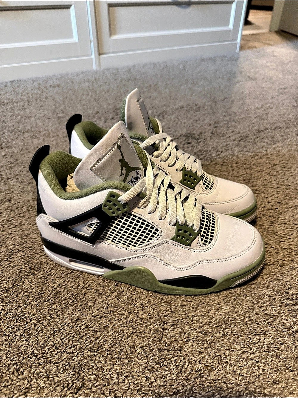 Jordan Air Jordan 4 Retro 'Medium Olive' White & Green